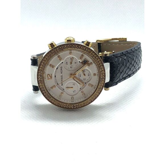 Michael Kors MK5626 Women's Leather Analog Silver Dial Quartz Wrist Watch BP25 - Picture 5 of 9